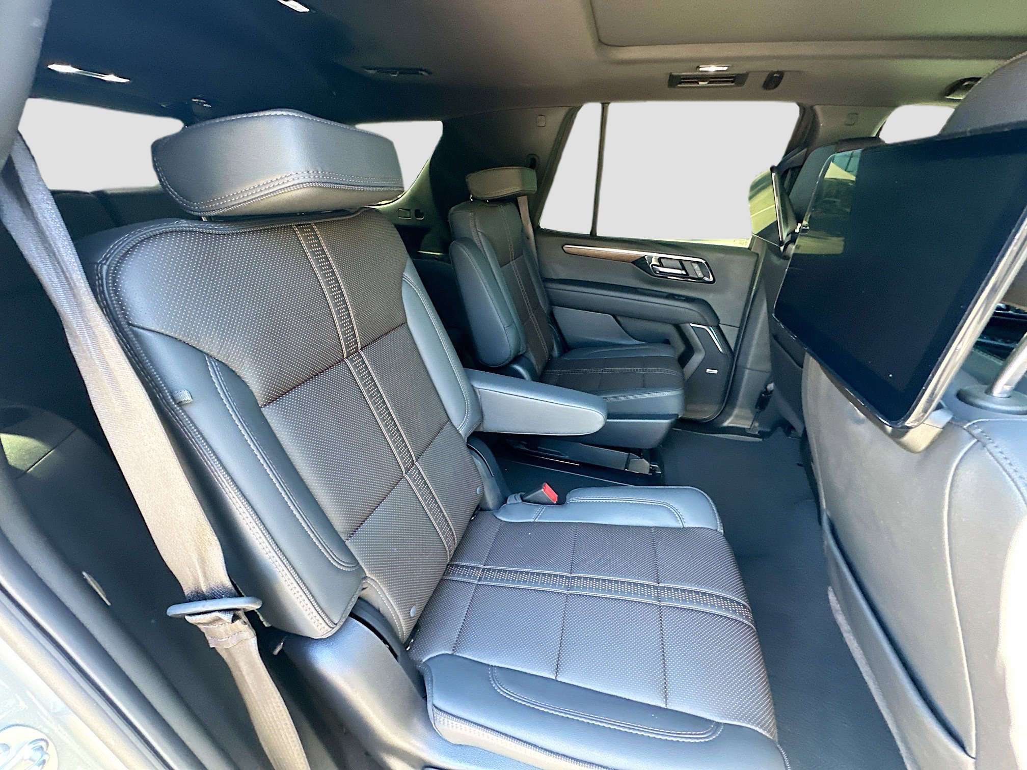 Used 2025 Chevrolet Tahoe High Country image 30