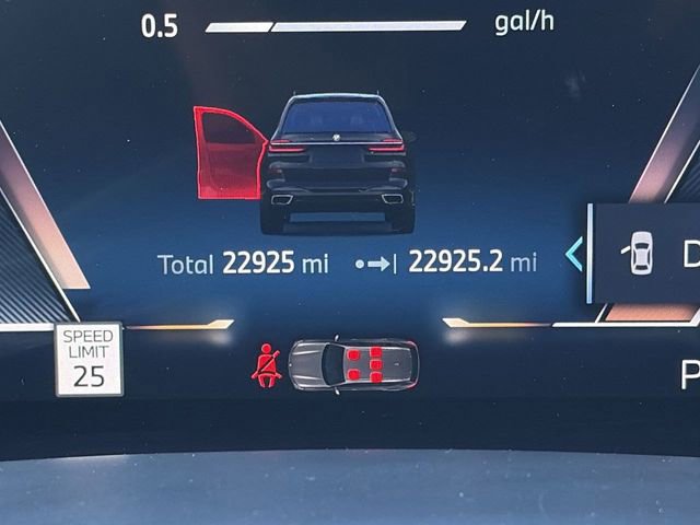 Certified 2025 BMW X7 xDrive40i w/ M Sport Package image 27