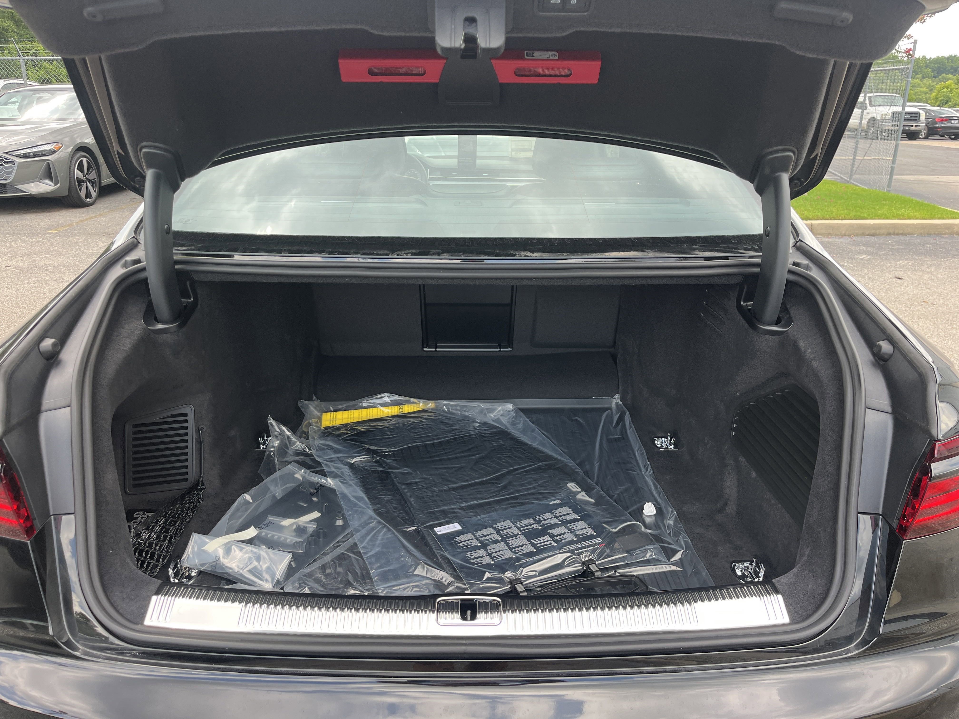 New 2025 Audi A8 L 3.0T image 8