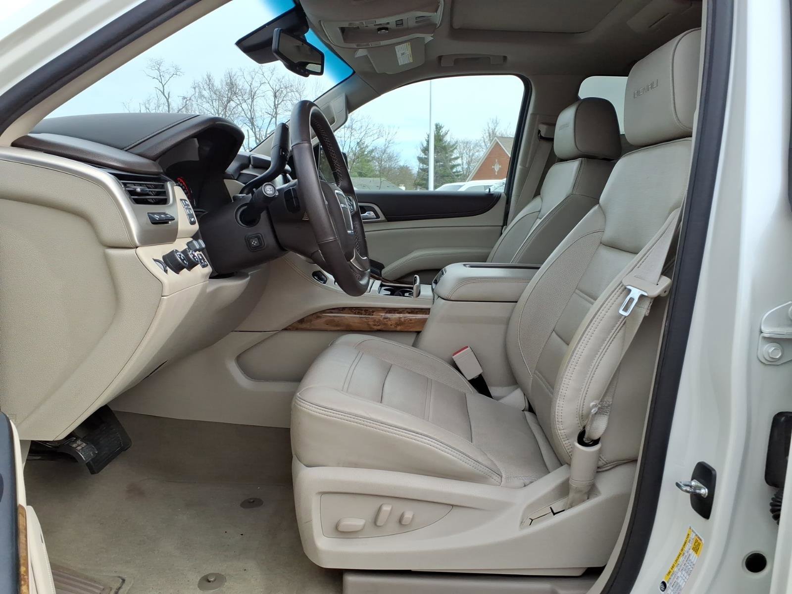 Used 2015 GMC Yukon Denali w/ Premium Package image 13