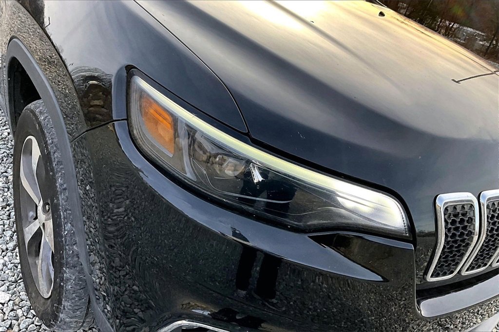 Used 2019 Jeep Cherokee Limited image 27