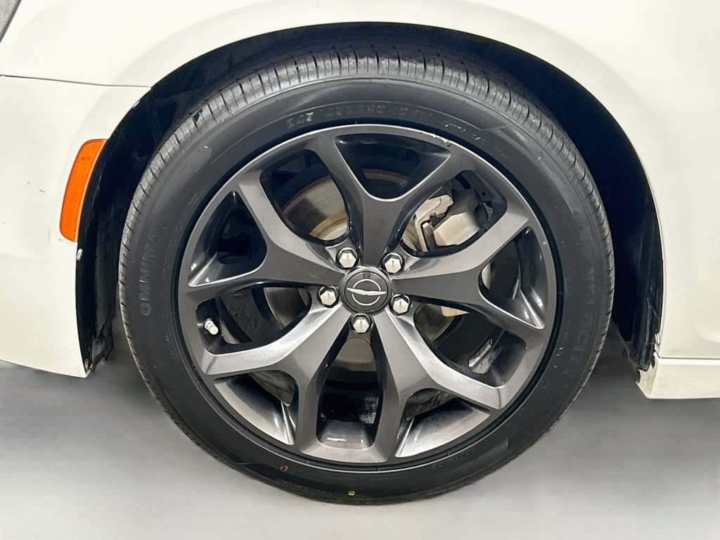 Used 2023 Chrysler 300 Touring w/ Sport Appearance Package RWD image 27