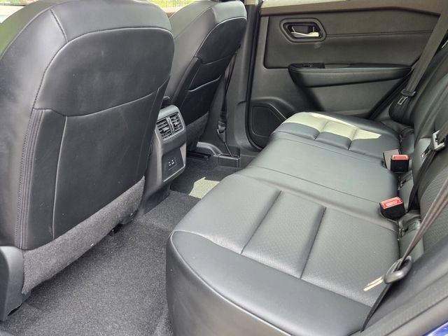 Used 2023 Nissan Rogue SV w/ SV Premium B Package FWD image 10