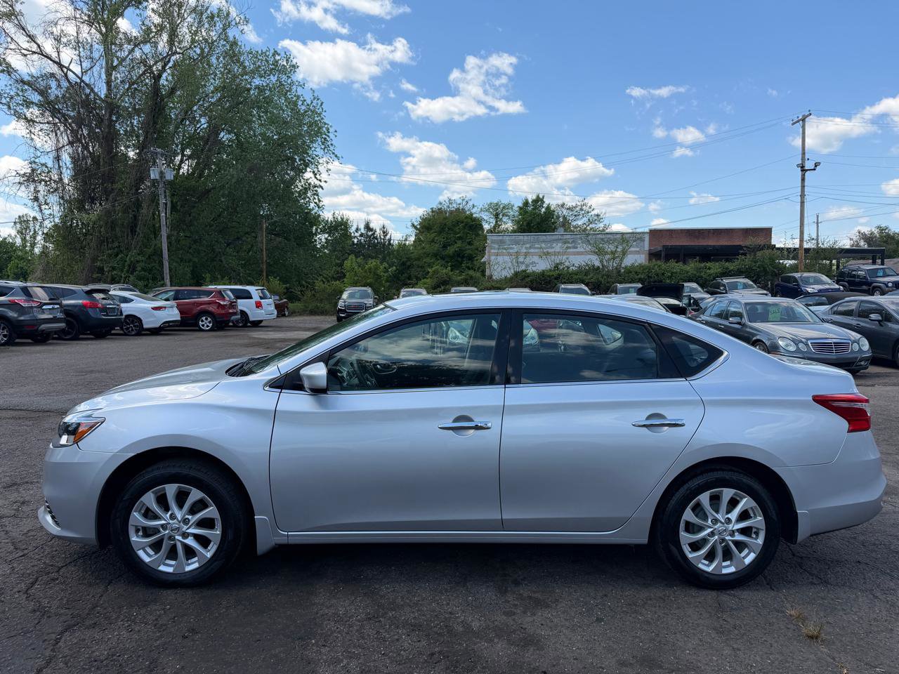 Used 2016 Nissan Sentra SV w/ Style Package image 8