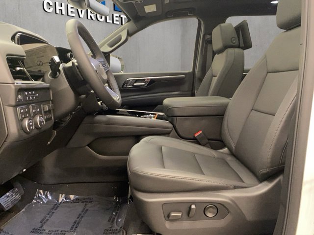 New 2026 Chevrolet Suburban Z71 w/ Z71 Off-Road Package AWD/4WD image 8