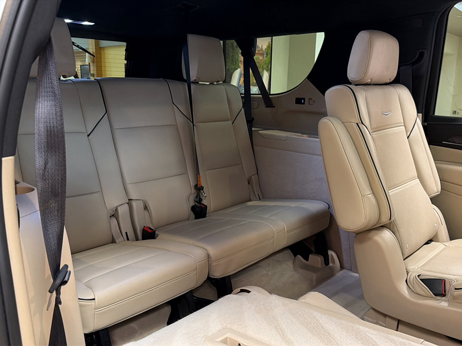 Used 2023 Cadillac Escalade ESV Premium Luxury RWD image 14