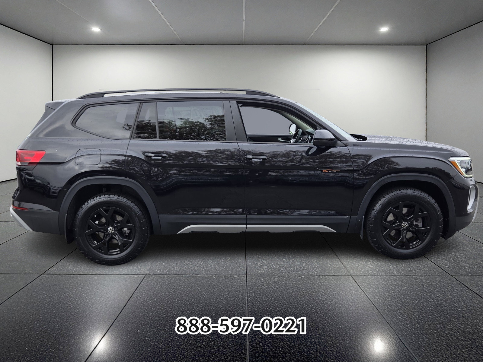 Certified 2025 Volkswagen Atlas Peak Edition SE image 2