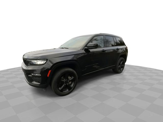 Used 2023 Jeep Grand Cherokee Limited w/ Luxury Tech Group II image 4