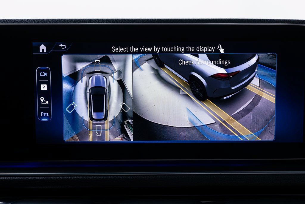 Used 2025 Mercedes-Benz GLE 450e 4MATIC w/ AMG Line Interior image 23