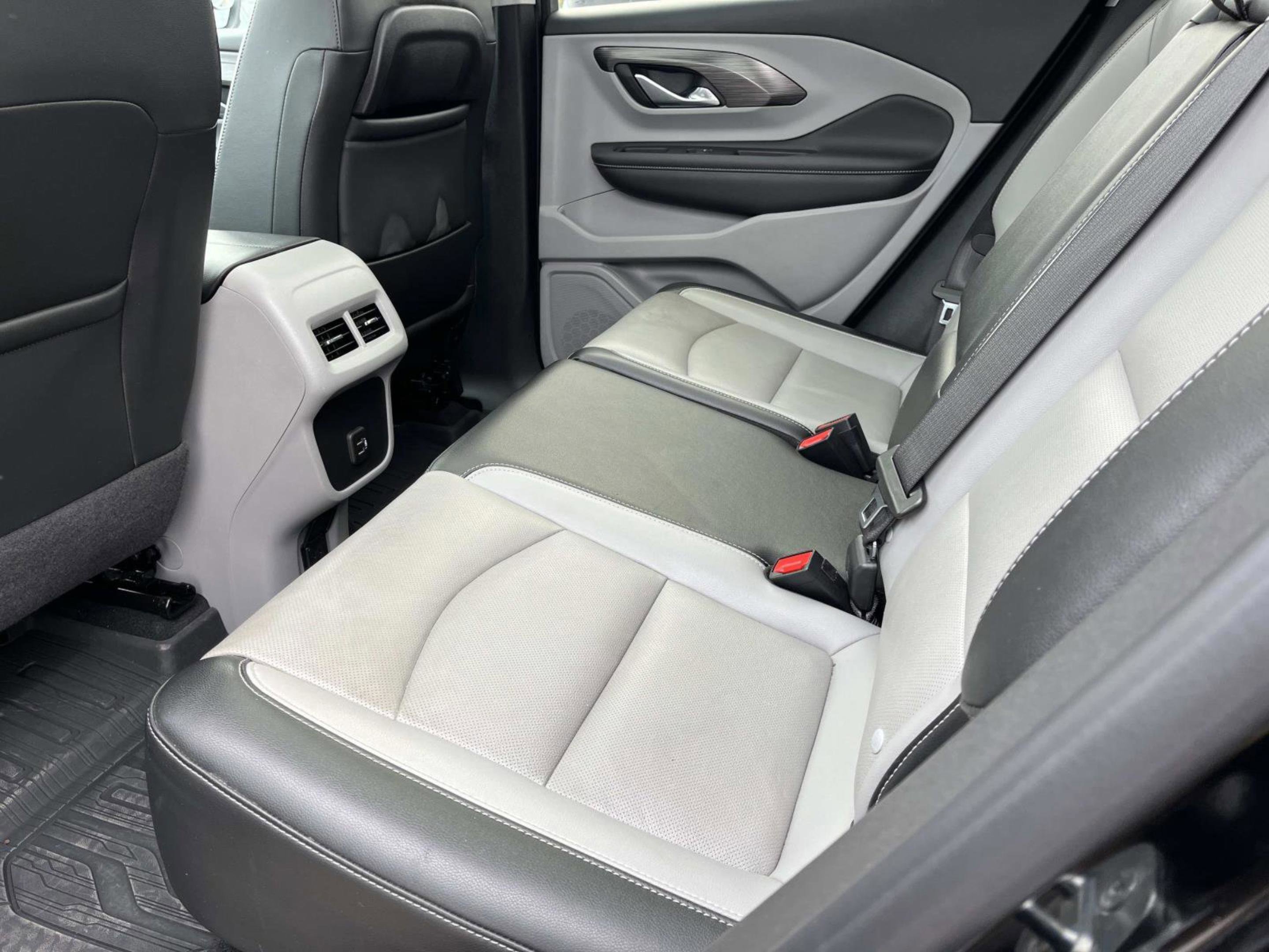 Used 2023 GMC Terrain SLT w/ Infotainment Package II image 20