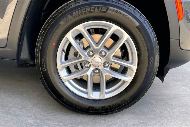 New 2026 Jeep Grand Cherokee Laredo image 10