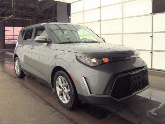 Used 2025 Kia Soul LX w/ LX Technology Package image 5