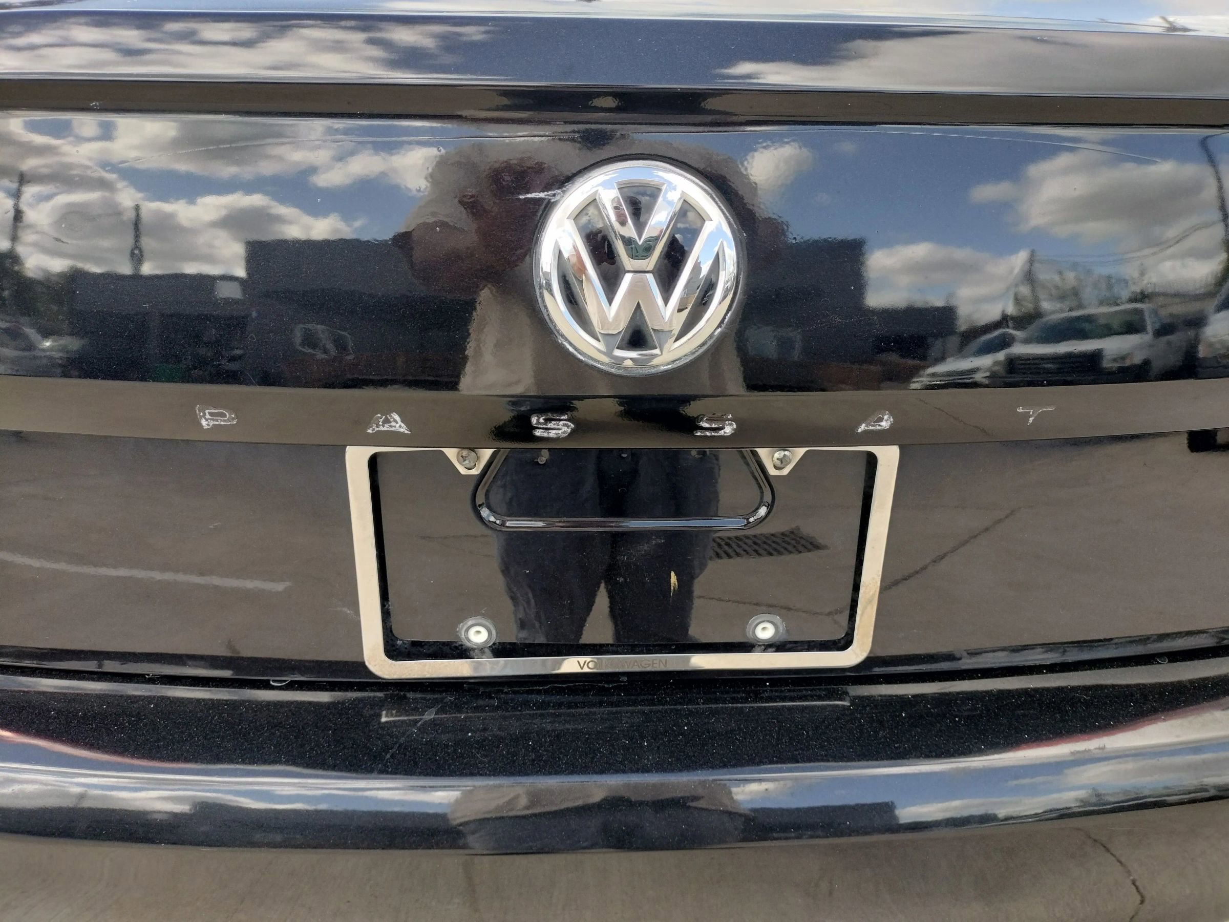 Used 2021 Volkswagen Passat 2.0T SE w/ Luggage Net & Mats Package image 5