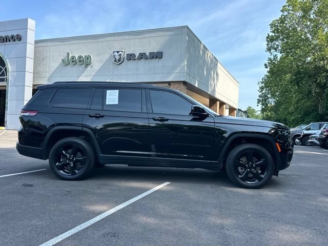 Used 2024 Jeep Grand Cherokee L Limited w/ Black Appearance Package AWD/4WD image 18