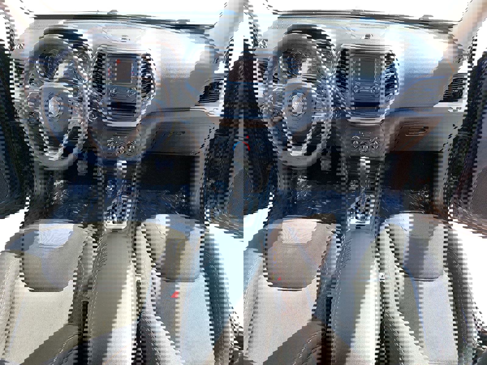 Used 2016 Jeep Cherokee Sport image 9