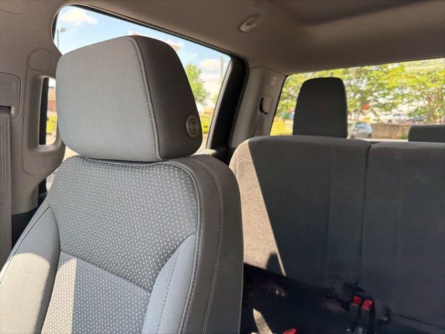 Used 2020 Chevrolet Silverado 1500 Custom w/ Custom Value Package RWD image 18