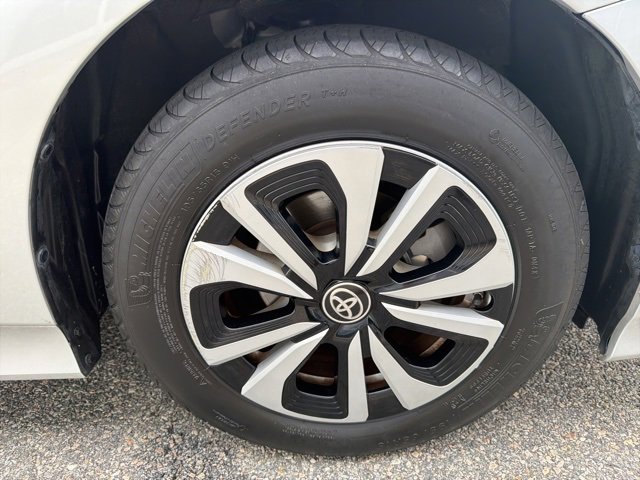 Used 2018 Toyota Prius Prime Premium image 40