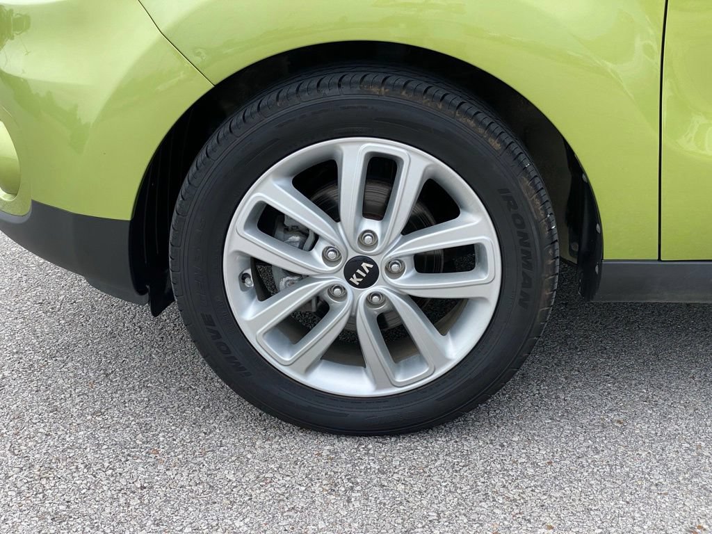 Used 2018 Kia Soul + FWD image 31