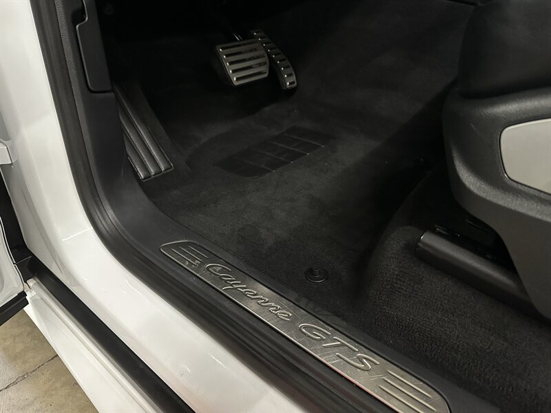 Used 2013 Porsche Cayenne GTS AWD/4WD image 37
