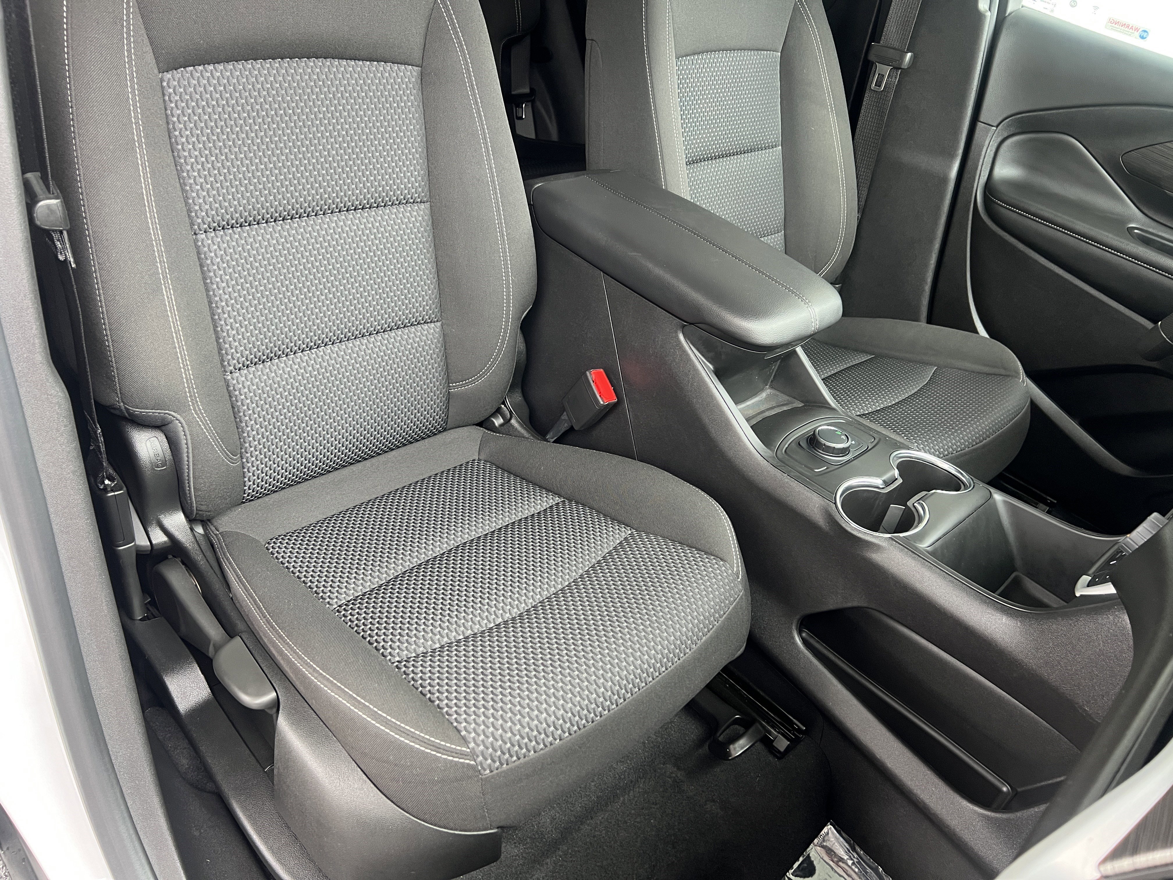 Used 2024 GMC Terrain SLE FWD image 23