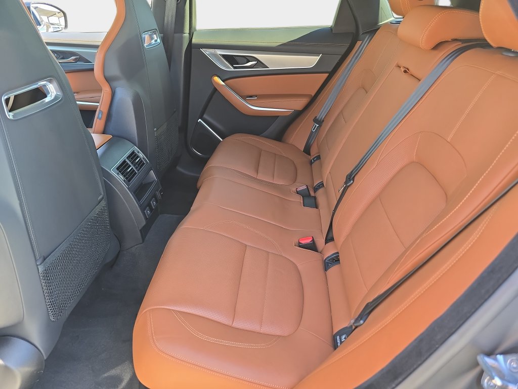 Certified 2025 Jaguar F-PACE R-Dynamic S AWD/4WD image 14