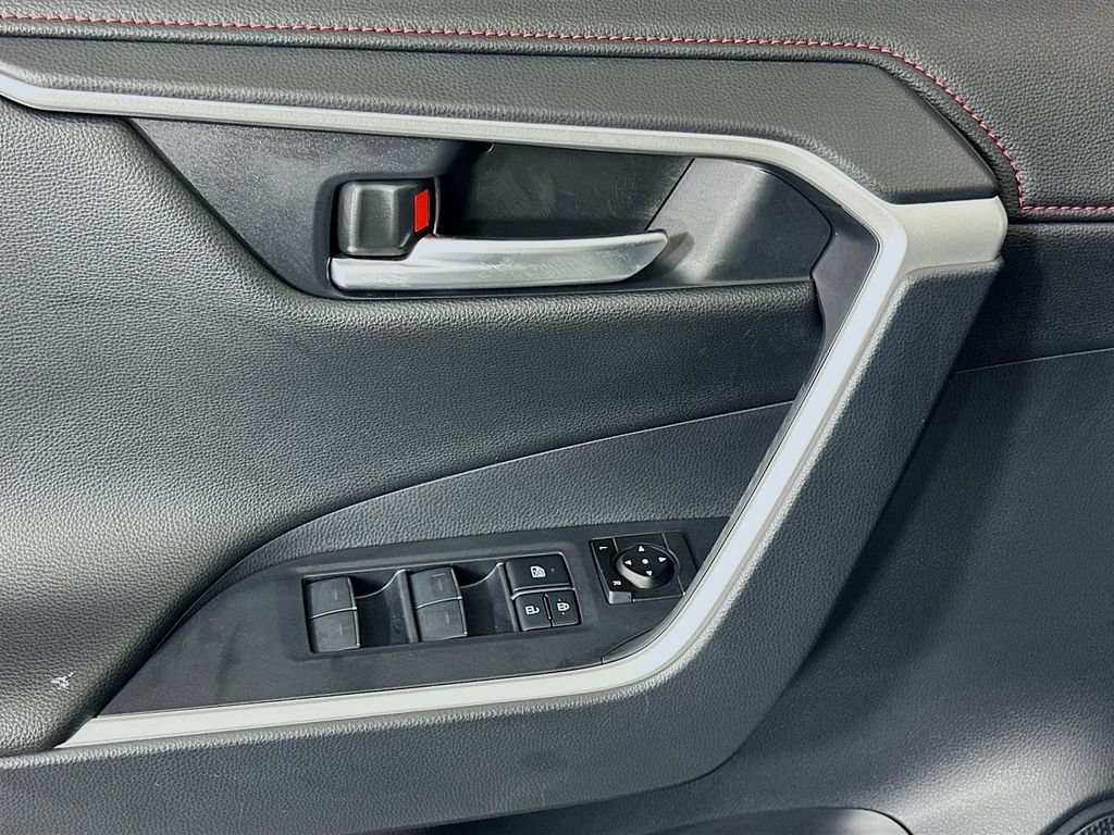 Certified 2025 Toyota RAV4 XSE AWD/4WD image 17