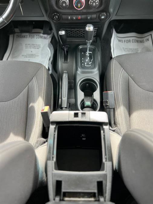 Used 2018 Jeep Wrangler Unlimited Sahara image 14