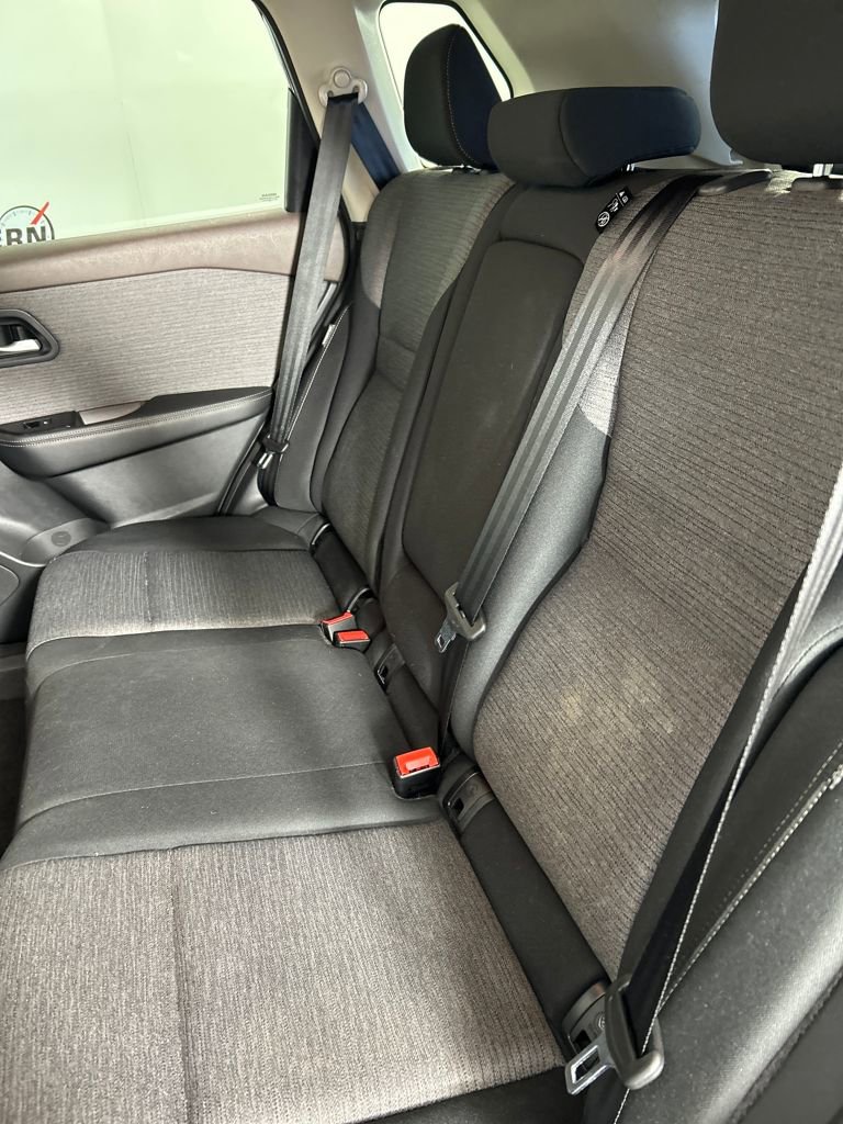 Used 2023 Nissan Rogue SV image 25