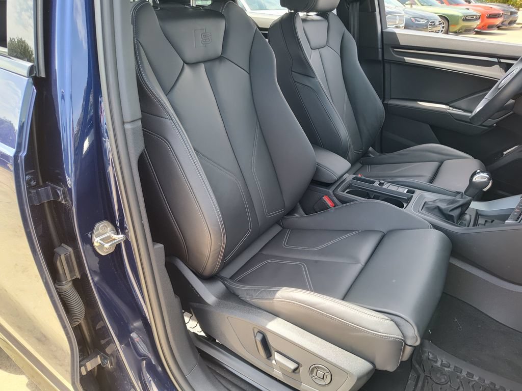 Certified 2025 Audi Q3 2.0T Premium w/ Convenience Package AWD/4WD image 34