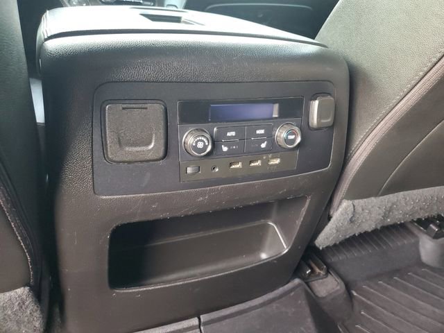 Used 2019 GMC Yukon XL SLT w/ Premium Edition image 16