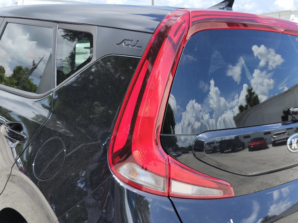 Certified 2021 Kia Soul LX FWD image 9