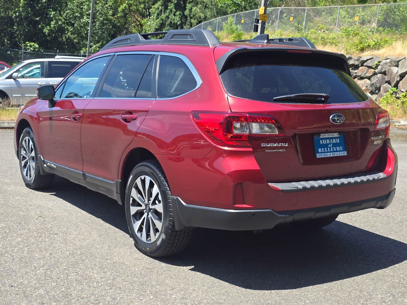 Used 2017 Subaru Outback 2.5i Limited AWD/4WD image 3