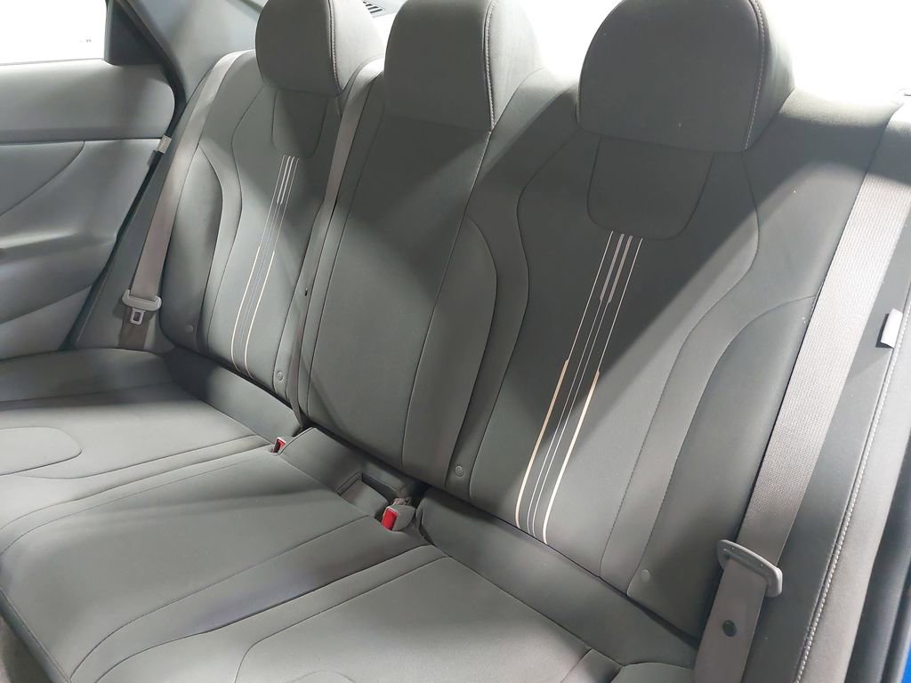 Used 2025 Hyundai Elantra Sport FWD image 13
