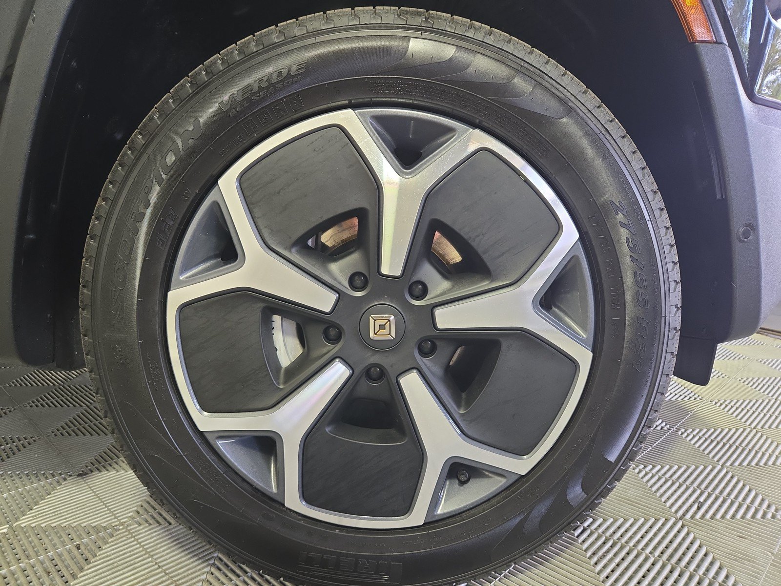 Used 2024 Rivian R1S Adventure AWD/4WD image 11