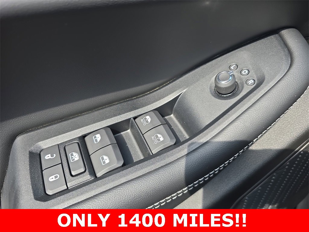 Used 2023 Jeep Grand Cherokee Laredo image 27