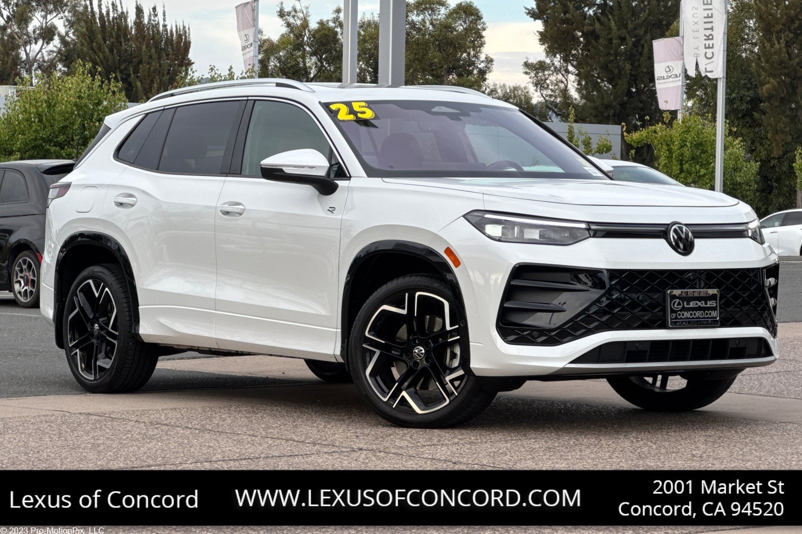 Used 2025 Volkswagen Tiguan SEL R-Line