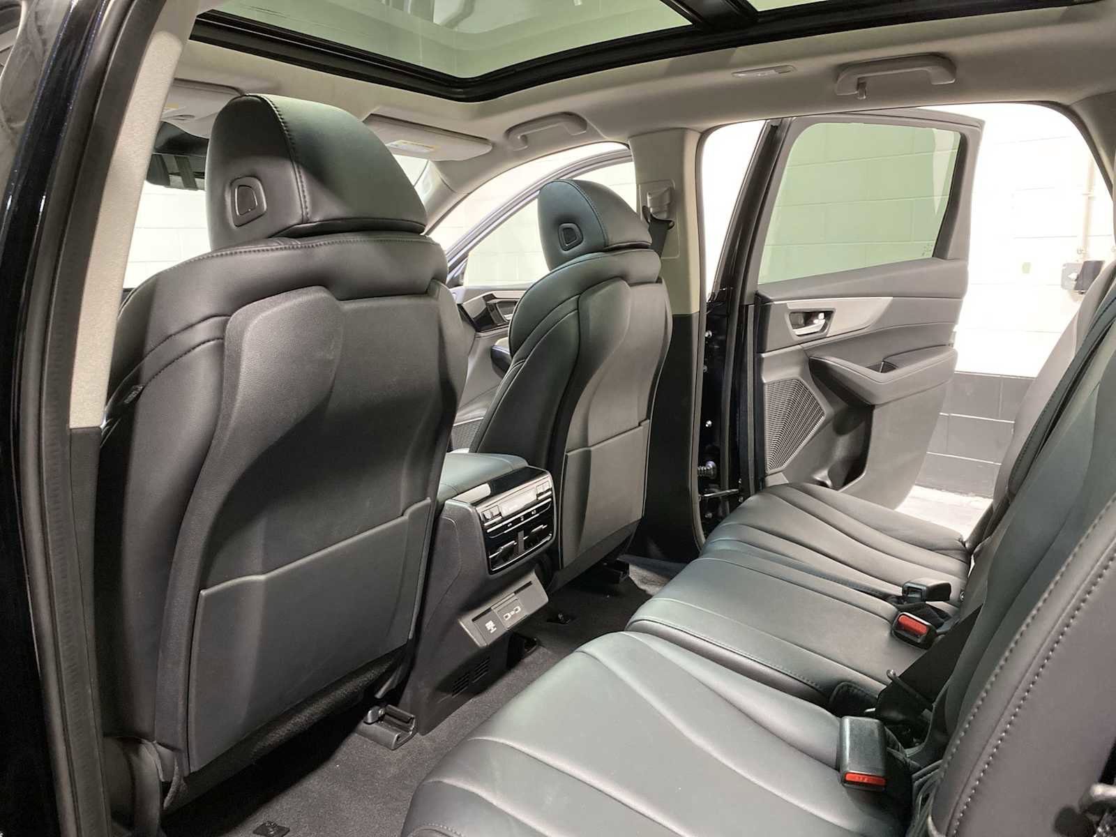 Used 2023 Acura MDX SH-AWD image 12