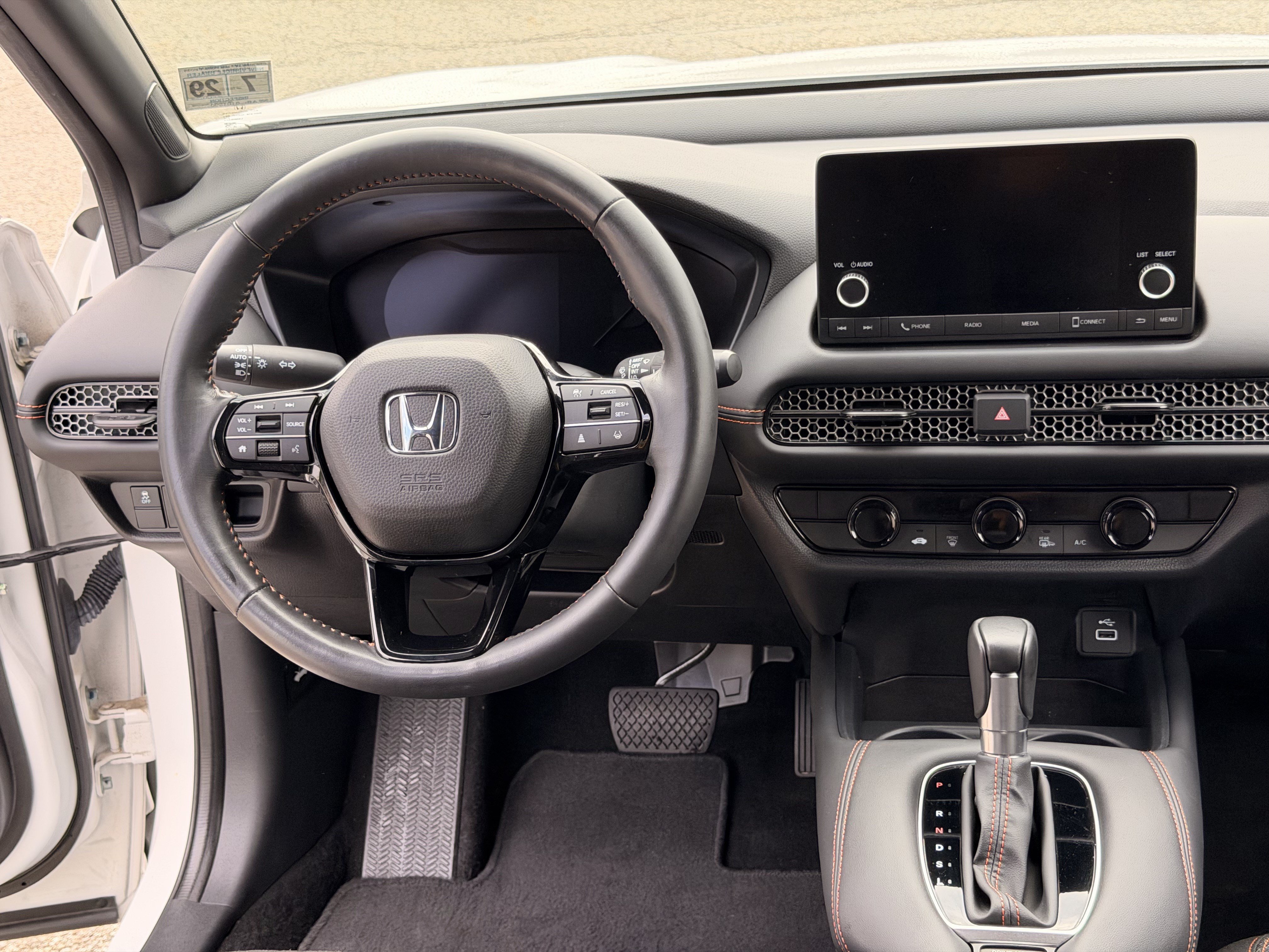 Used 2025 Honda HR-V Sport image 19