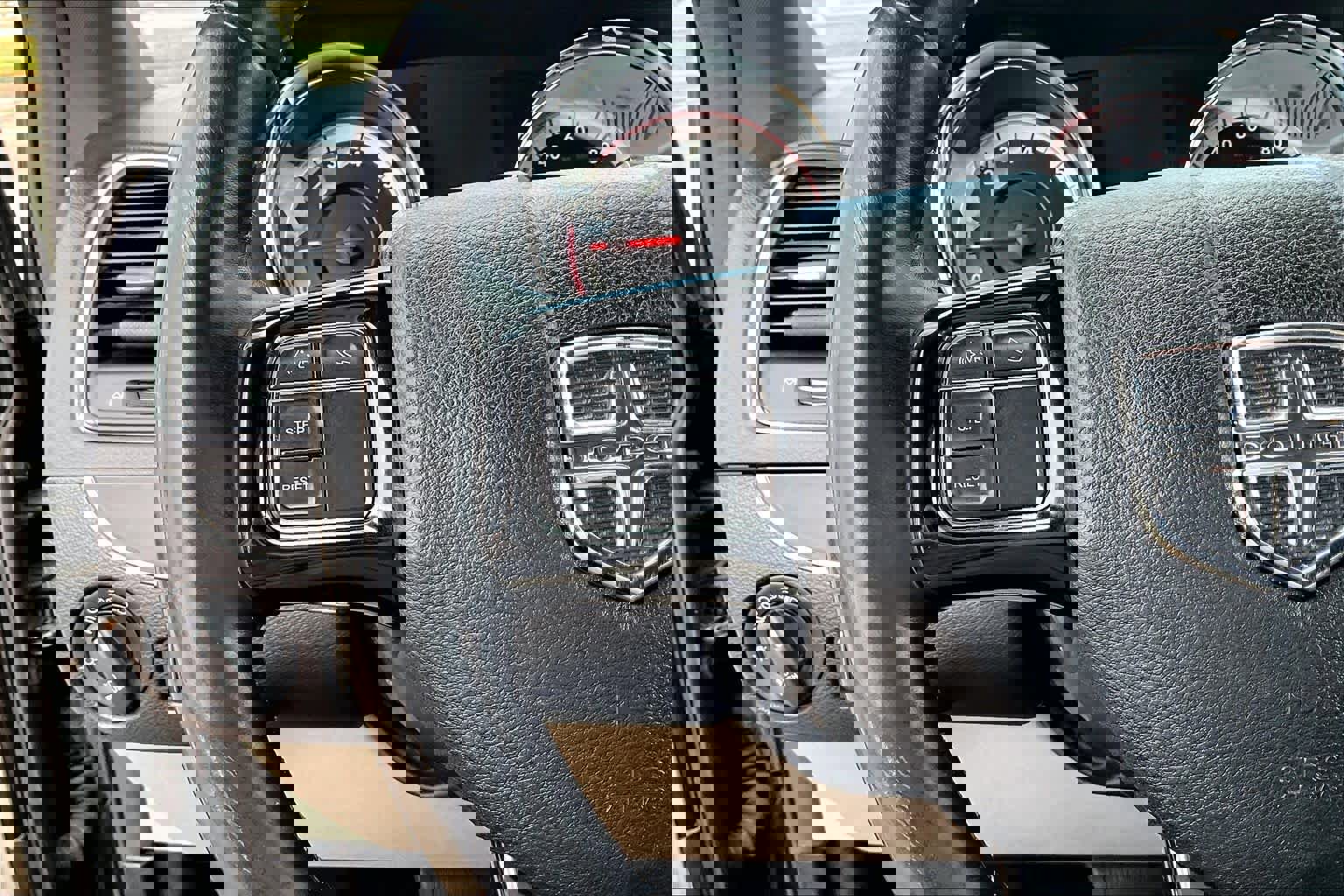 Used 2017 Dodge Grand Caravan SXT image 23