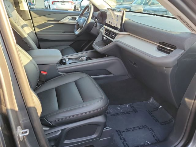 Used 2026 Ford Explorer Active RWD image 16