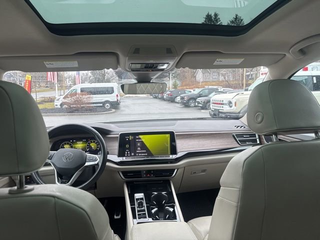 Used 2024 Volkswagen Atlas SEL Premium R-Line image 21