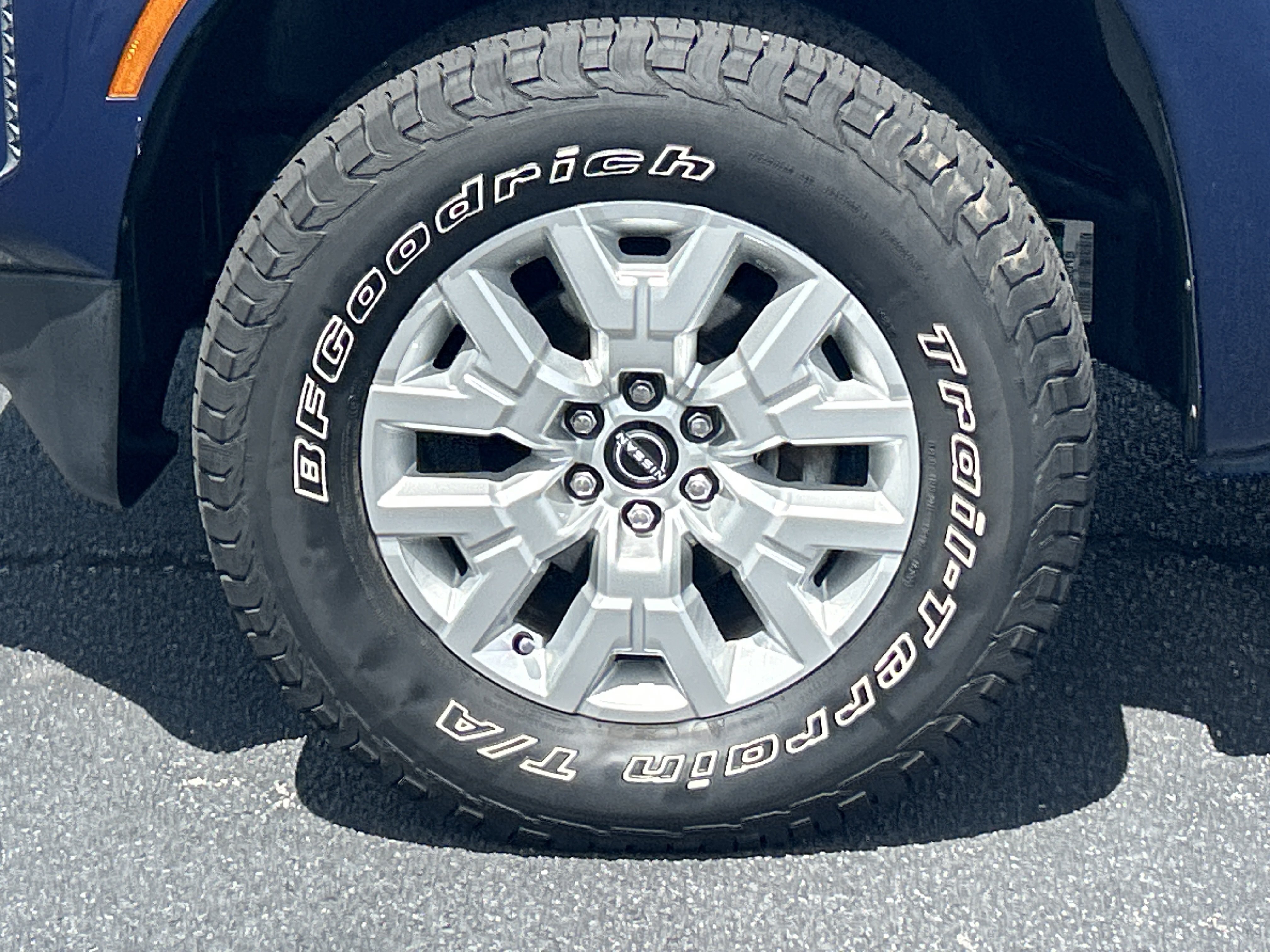 Used 2022 Nissan Frontier SV AWD/4WD image 32