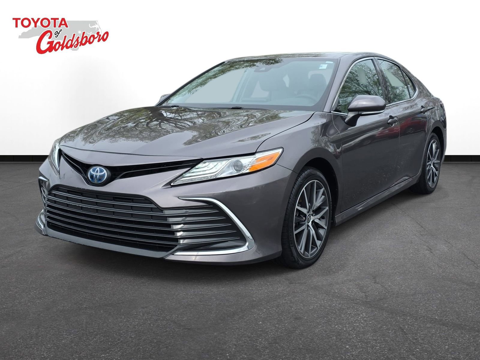 Used 2024 Toyota Camry XLE image 1