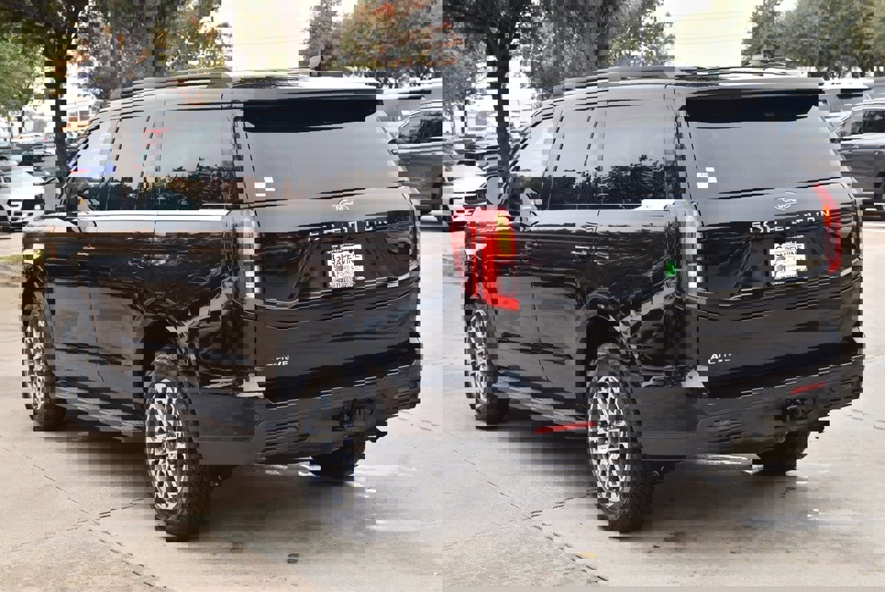 Certified 2025 Ford Expedition Active image 10