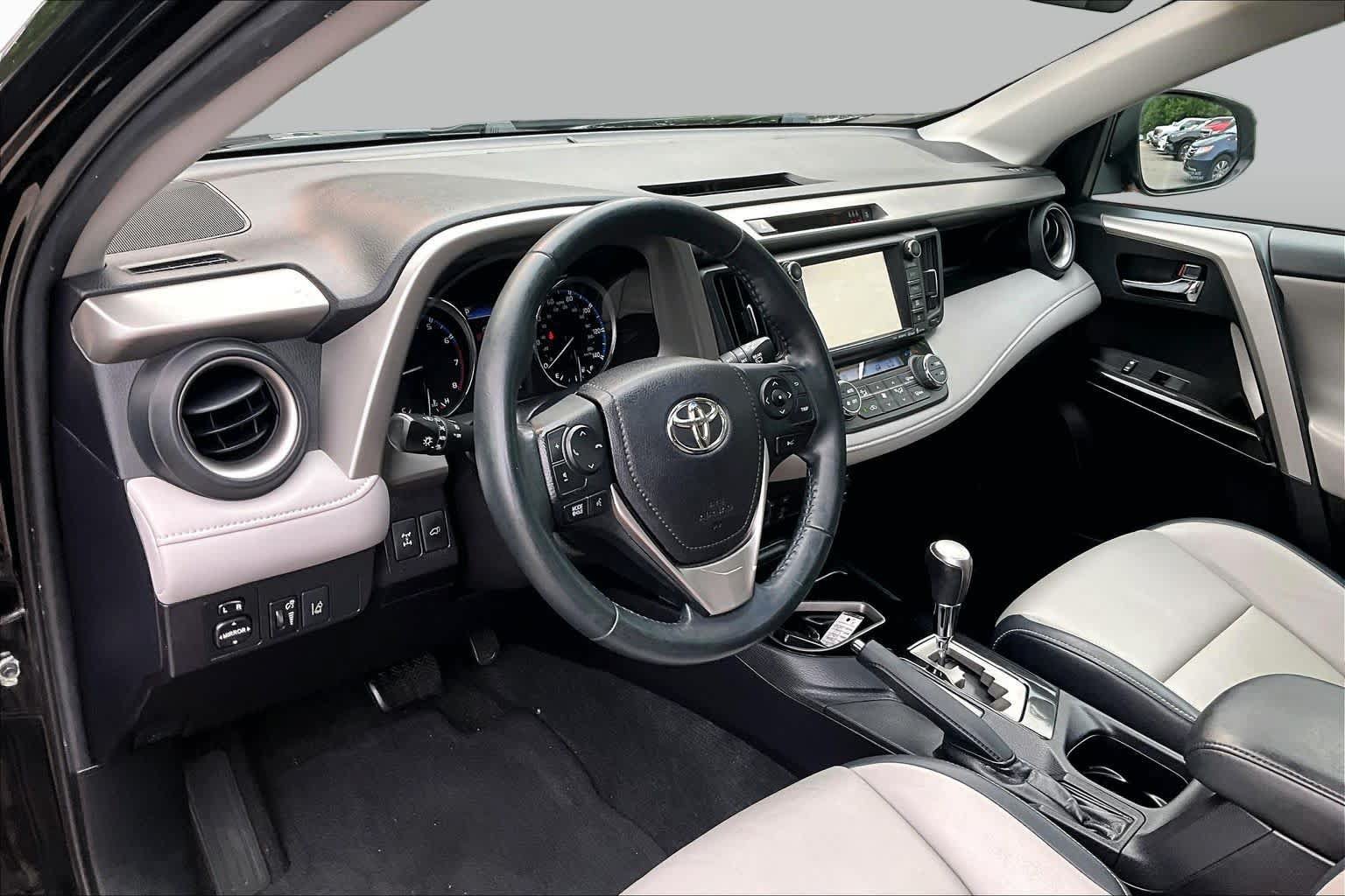 Certified 2018 Toyota RAV4 Limited w/ Advanced Technology Package AWD/4WD image 17