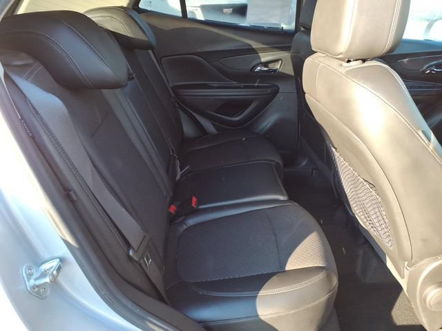 Used 2021 Buick Encore Preferred AWD/4WD image 19