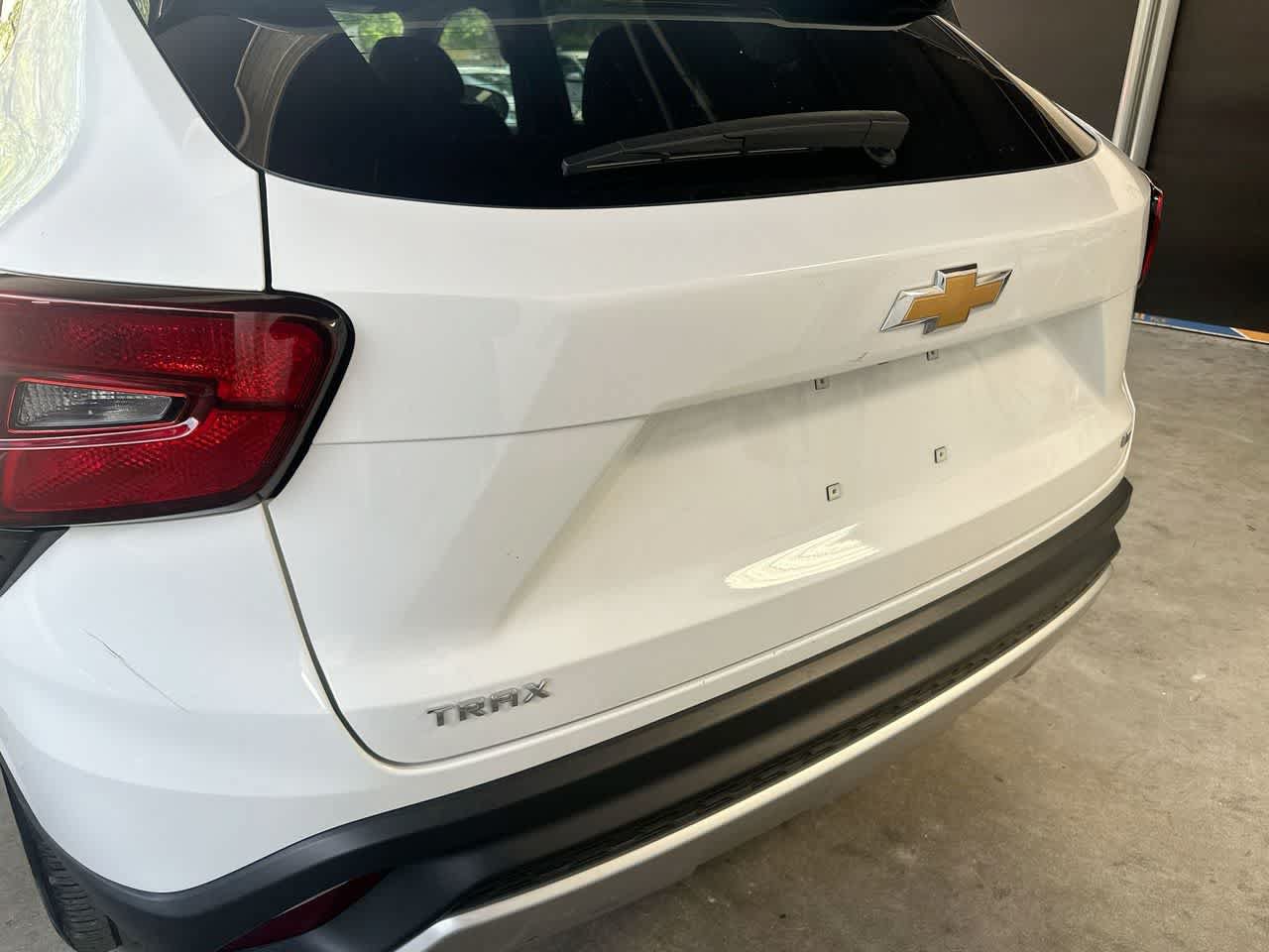 Used 2025 Chevrolet Trax LT w/ LT Convenience Package FWD image 10