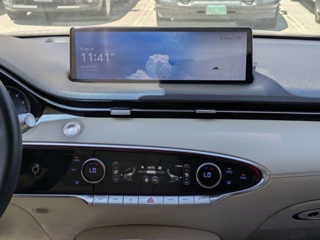 Used 2023 Genesis GV70 2.5T w/ Advanced Package AWD/4WD image 19