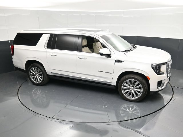 Used 2022 GMC Yukon XL Denali AWD/4WD image 49