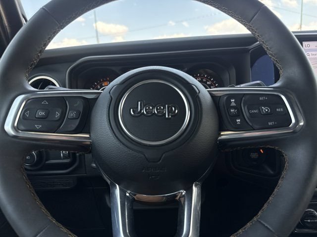 Used 2024 Jeep Wrangler Unlimited Sahara w/ Technology Group AWD/4WD image 21